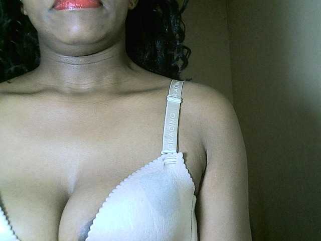 Avrilhunt live webcam show
