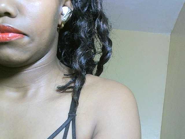 Avrilhunt live cam on BongaCams