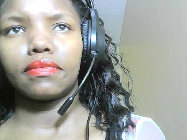 Avrilhunt live cam on BongaCams