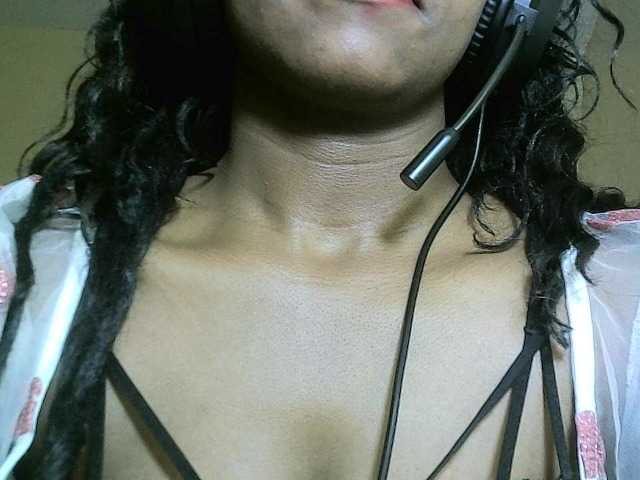 Avrilhunt live cam on BongaCams
