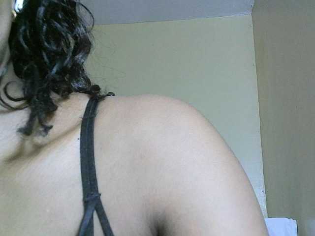 Avrilhunt live cam on BongaCams