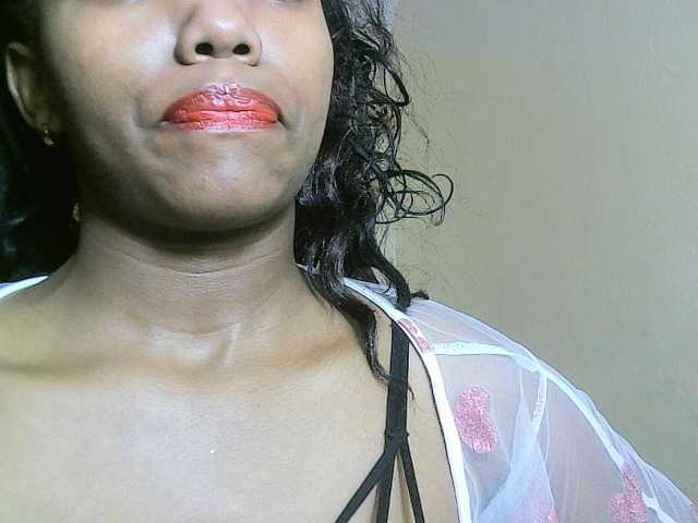 Avrilhunt live cam on BongaCams