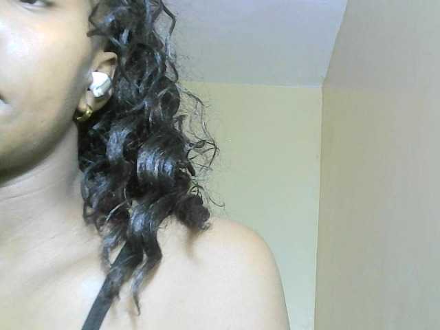 Avrilhunt live cam on BongaCams