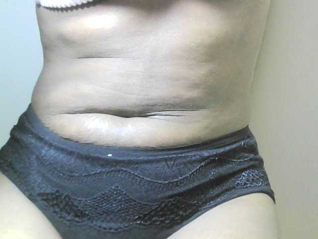 Avrilhunt live cam on BongaCams