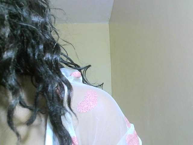 Avrilhunt live cam on BongaCams