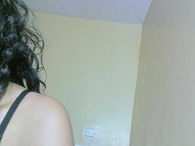 Avrilhunt, en directo ahora en BongaCams
