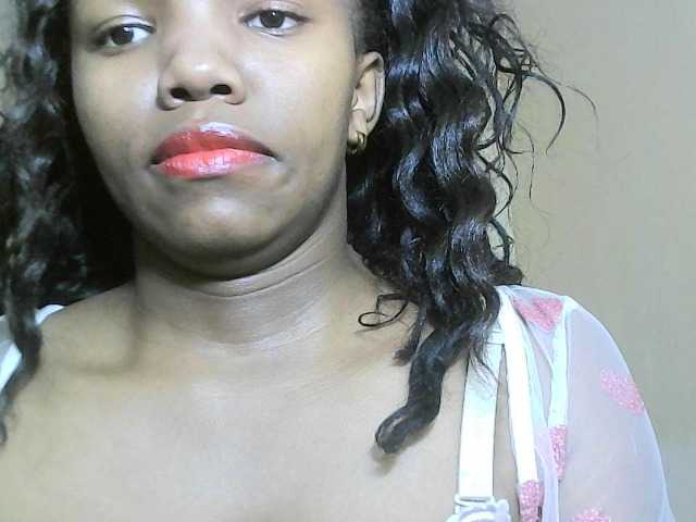 Avrilhunt live cam on BongaCams