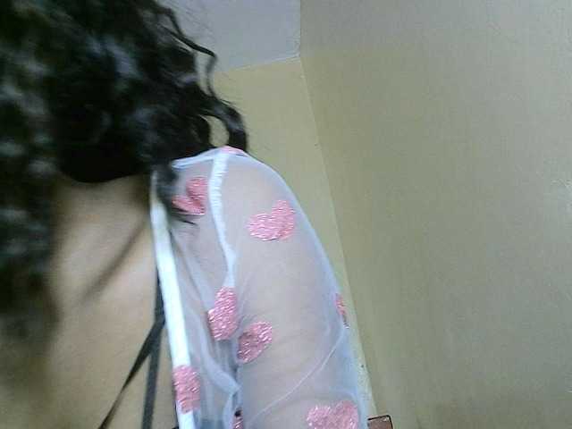 Avrilhunt live cam on BongaCams