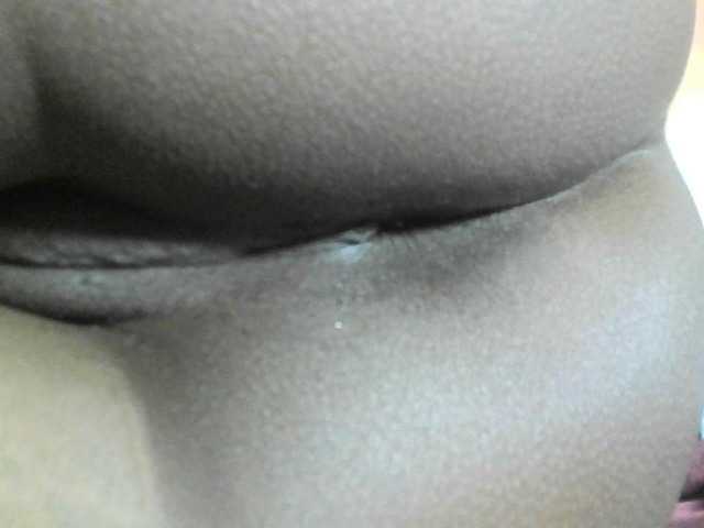 Avrilhunt live cam on BongaCams