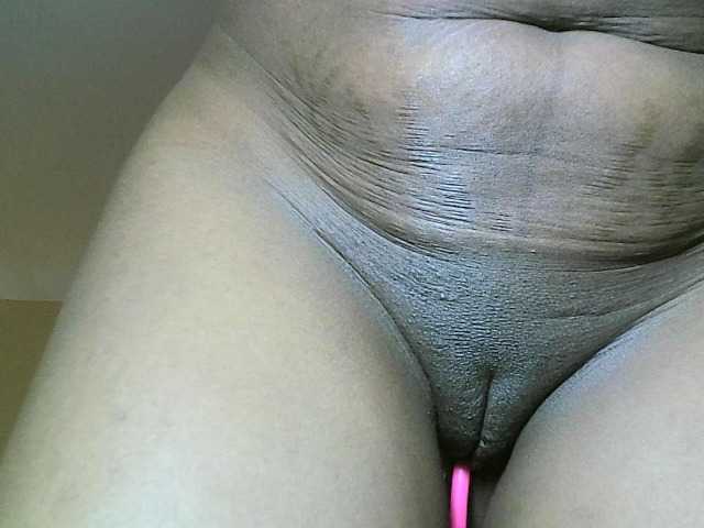 Avrilhunt live cam on BongaCams