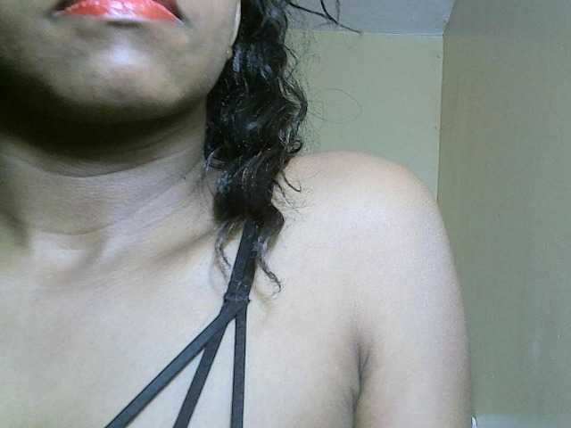 Avrilhunt live cam on BongaCams