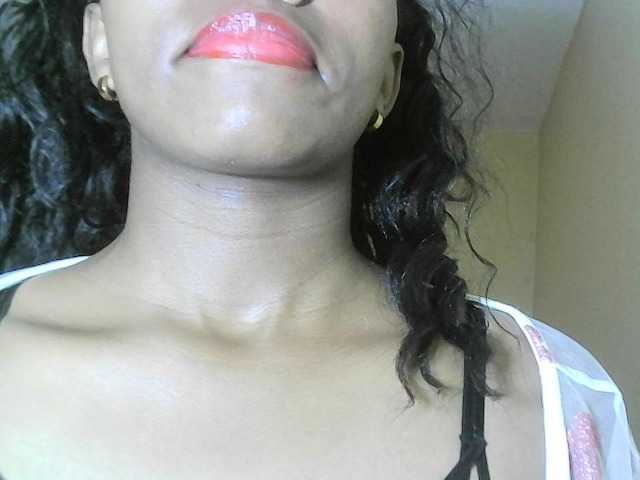 Avrilhunt live cam on BongaCams