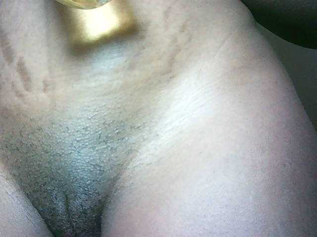 Avrilhunt's BongaCams show and profile