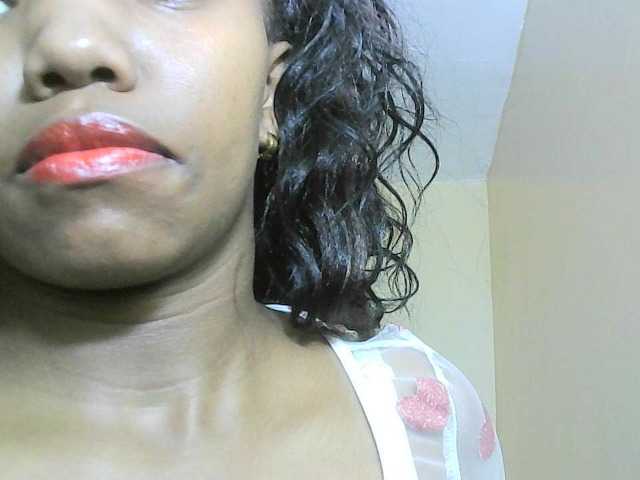 Avrilhunt live cam on BongaCams