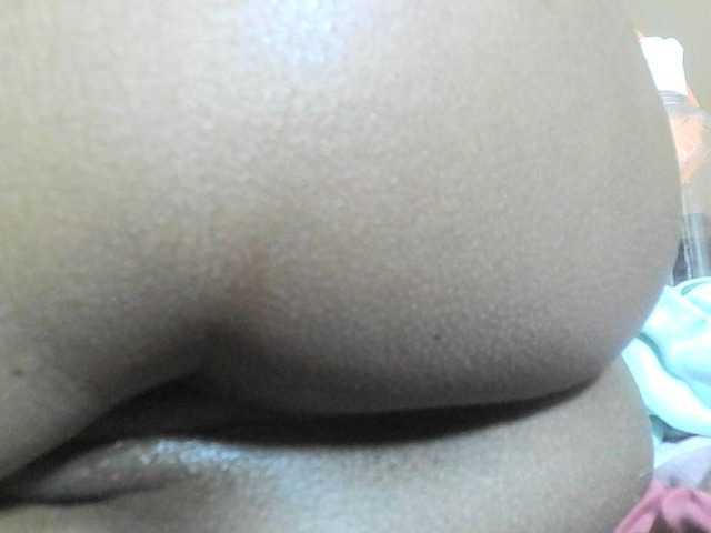 Avrilhunt live cam on BongaCams