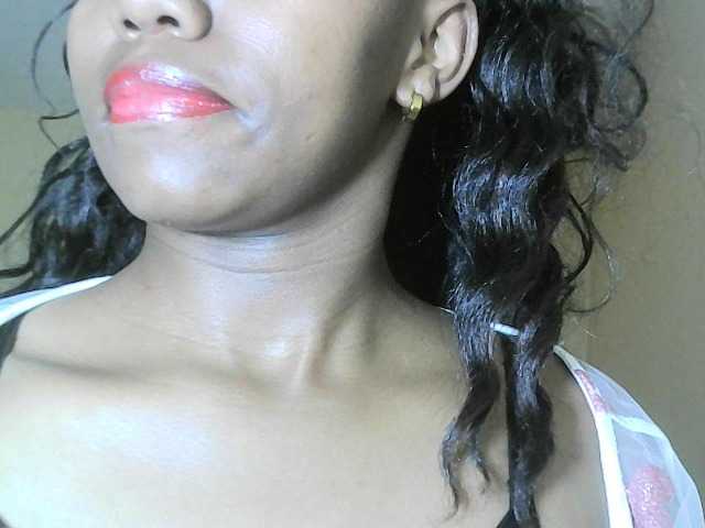 Avrilhunt live cam on BongaCams