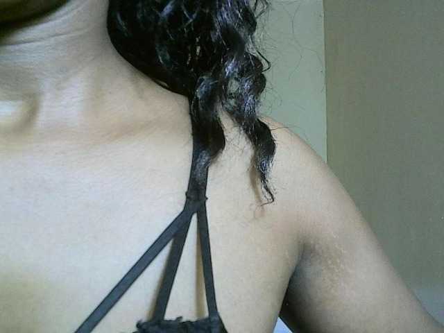 Avrilhunt live cam on BongaCams