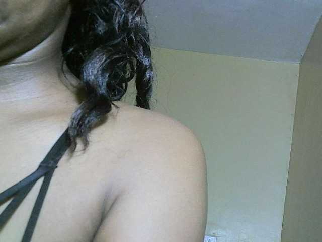 Avrilhunt live cam on BongaCams