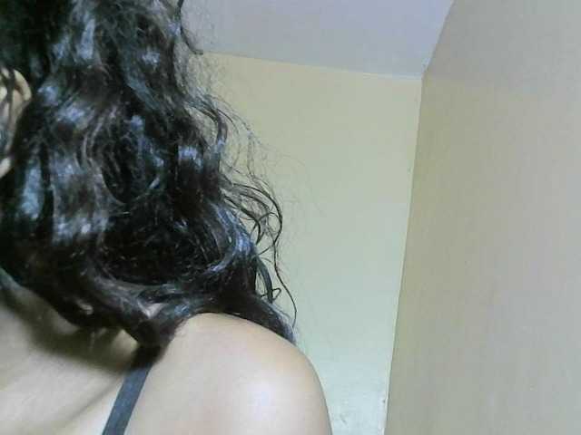 Avrilhunt, en directo ahora en BongaCams