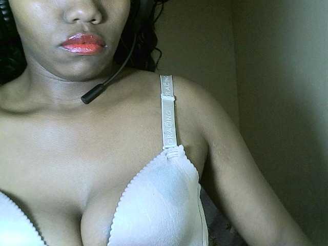 Avrilhunt live webcam show