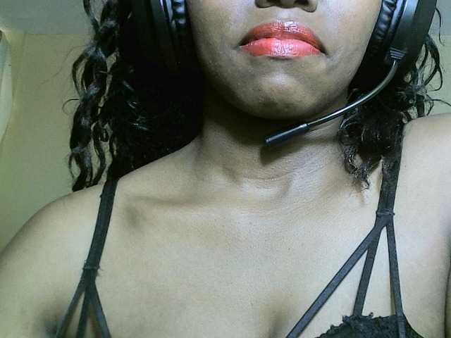 Avrilhunt, en vivo ahora en BongaCams