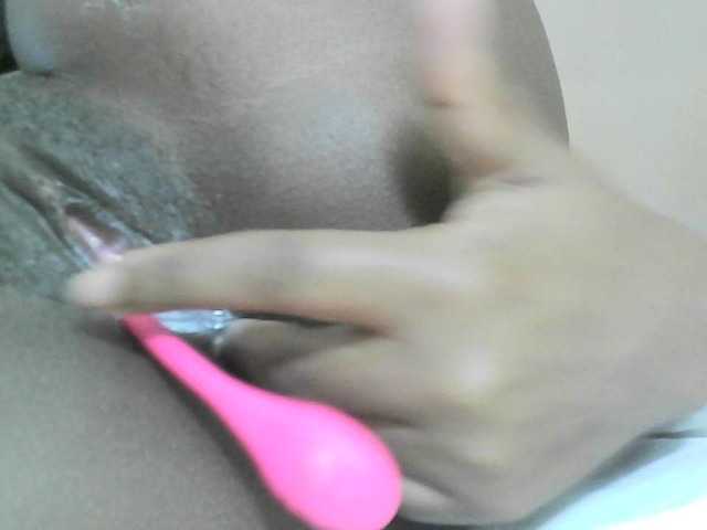 Avrilhunt live cam on BongaCams