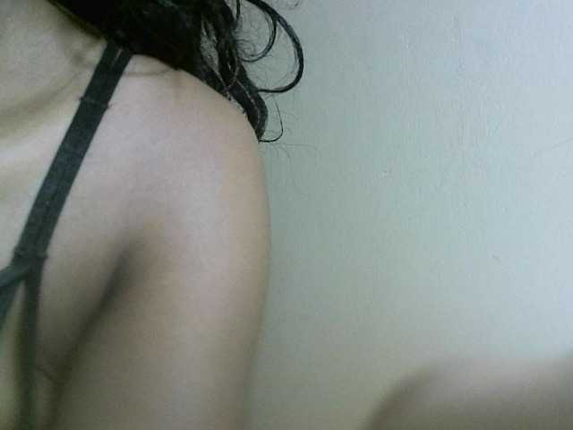 Avrilhunt live cam on BongaCams