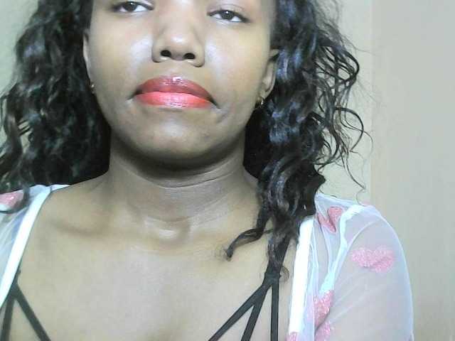 Avrilhunt live cam on BongaCams