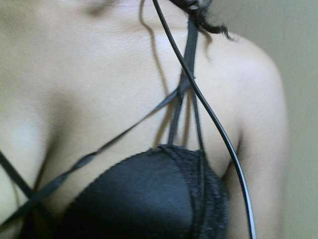 Avrilhunt live cam on BongaCams