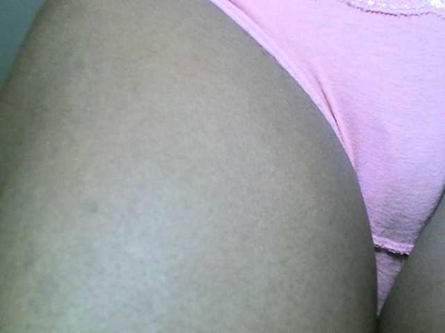 Avrilhunt live cam on BongaCams
