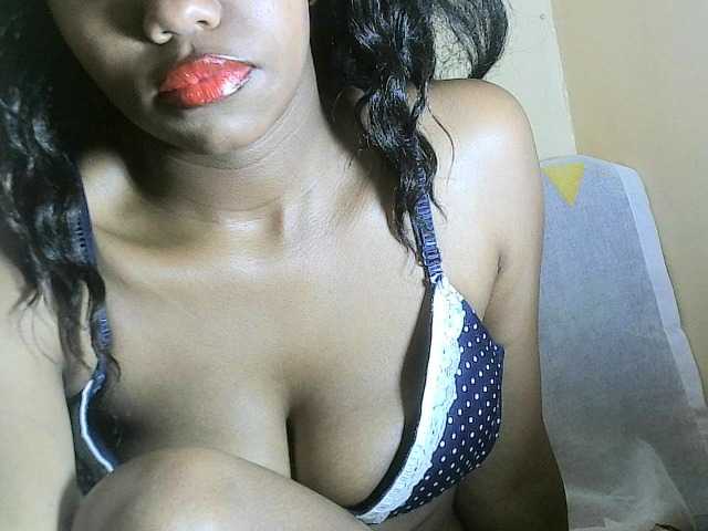 Avrilhunt live cam on BongaCams