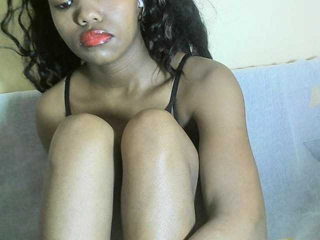 Avrilhunt live cam on BongaCams