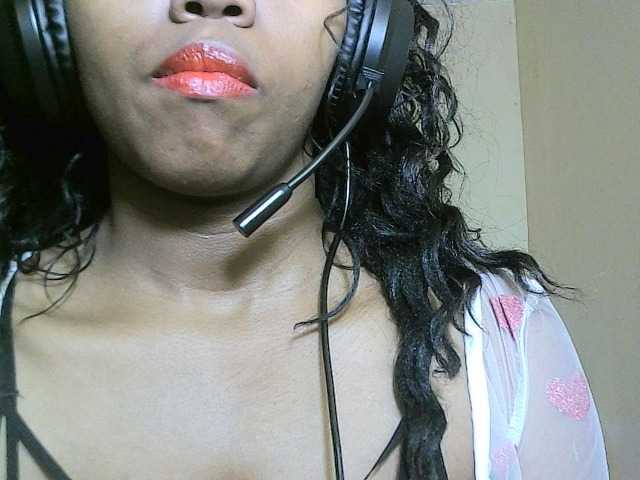 Avrilhunt live cam on BongaCams