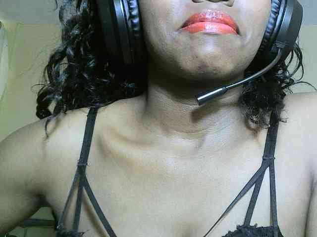 Modèle: Avrilhunt