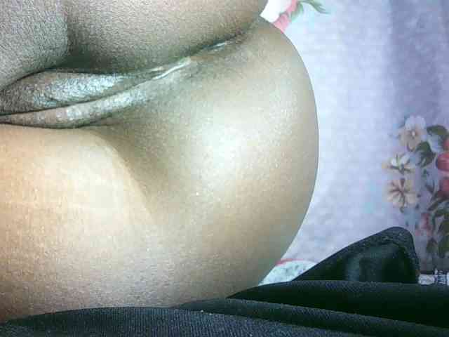 Avrilhunt Live Webcam on BongaCams