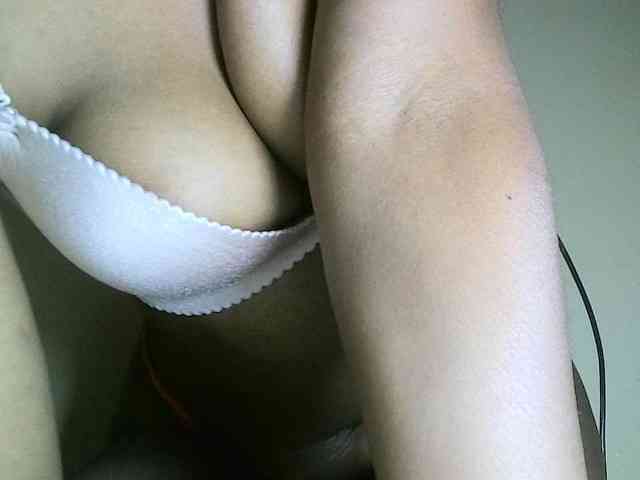 Avrilhunt webcam