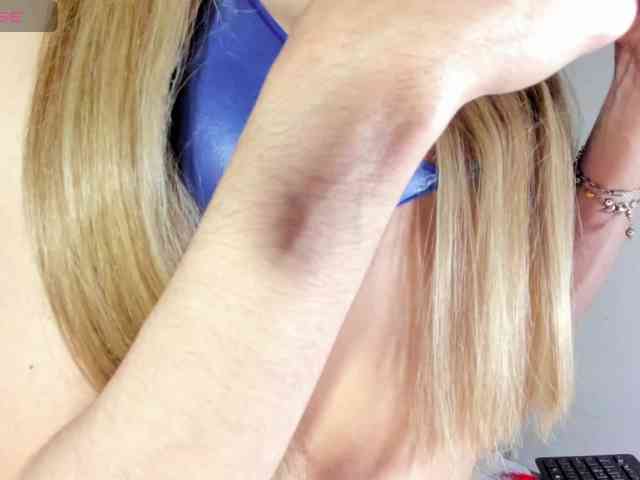 manchiita-96 Live Webcam on BongaCams