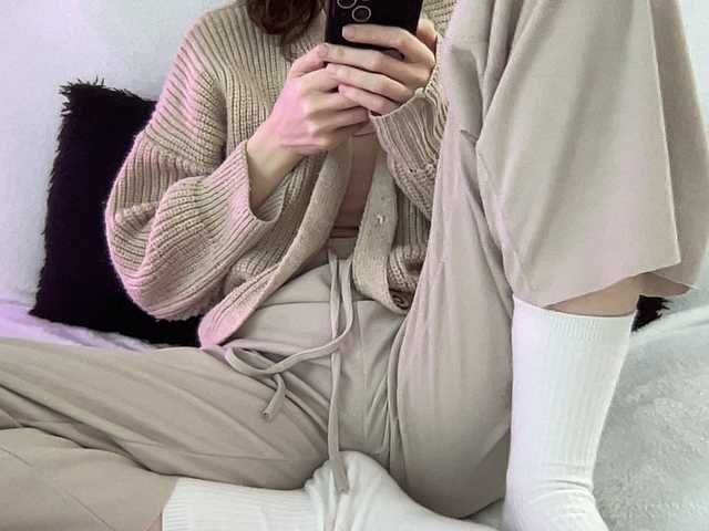 le modèle BestyBoobs est en webcam porno dans un show sur le site bongacams, il possède les tags suivants: White/Caucasian,Brunette,Shaved