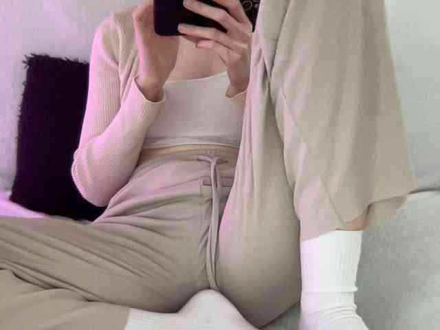 BestyBoobs webcam