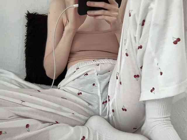 BestyBoobs webcam