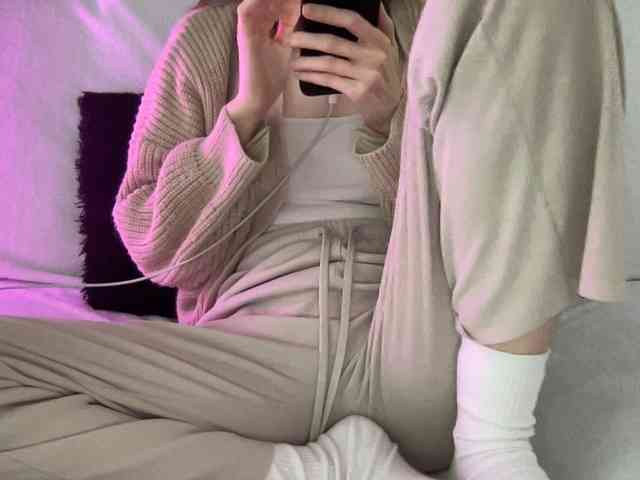 BestyBoobs webcam