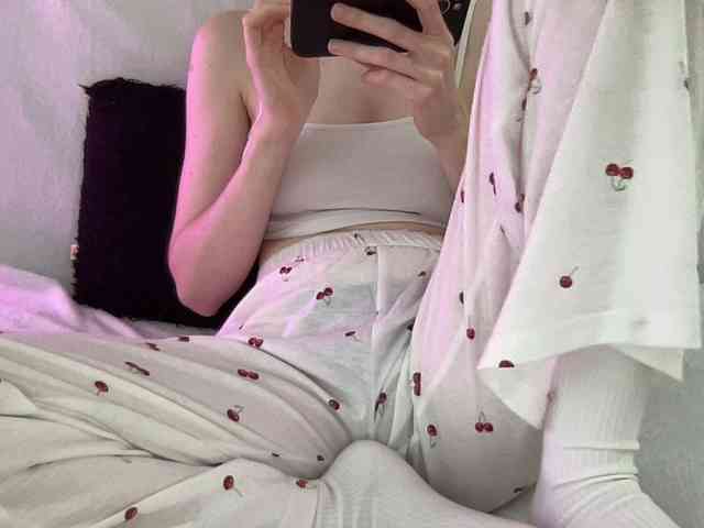 BestyBoobs webcam