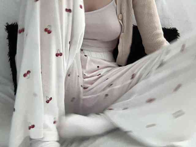 BestyBoobs webcam