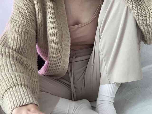 BestyBoobs webcam