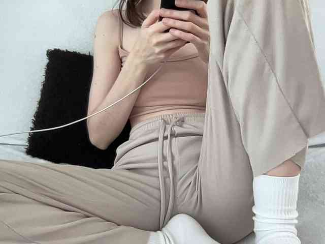 BestyBoobs webcam