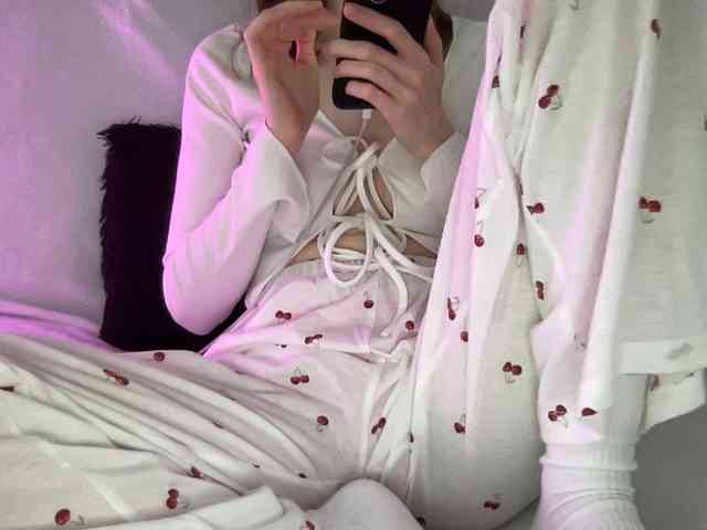 BestyBoobs webcam