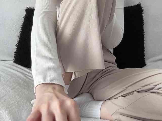 Модель: BestyBoobs