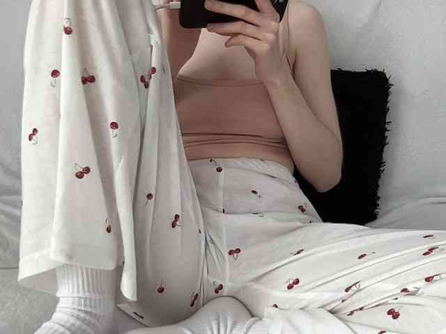 BestyBoobs webcam