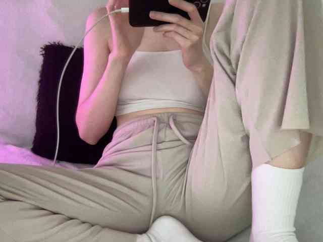 BestyBoobs webcam