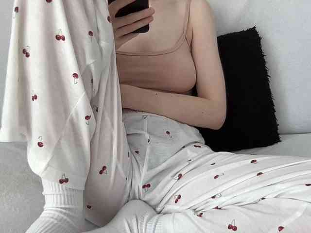 BestyBoobs webcam